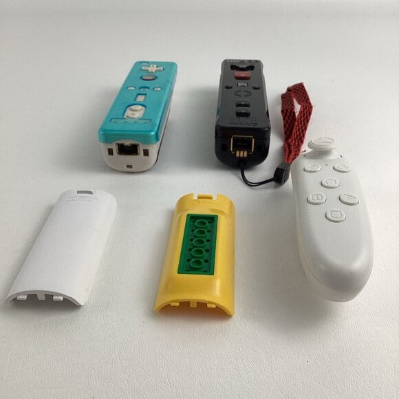 Wii Video Game Controllers Handheld Battery Covers Nintendo Face Plate Lot - Picture 2 of 6